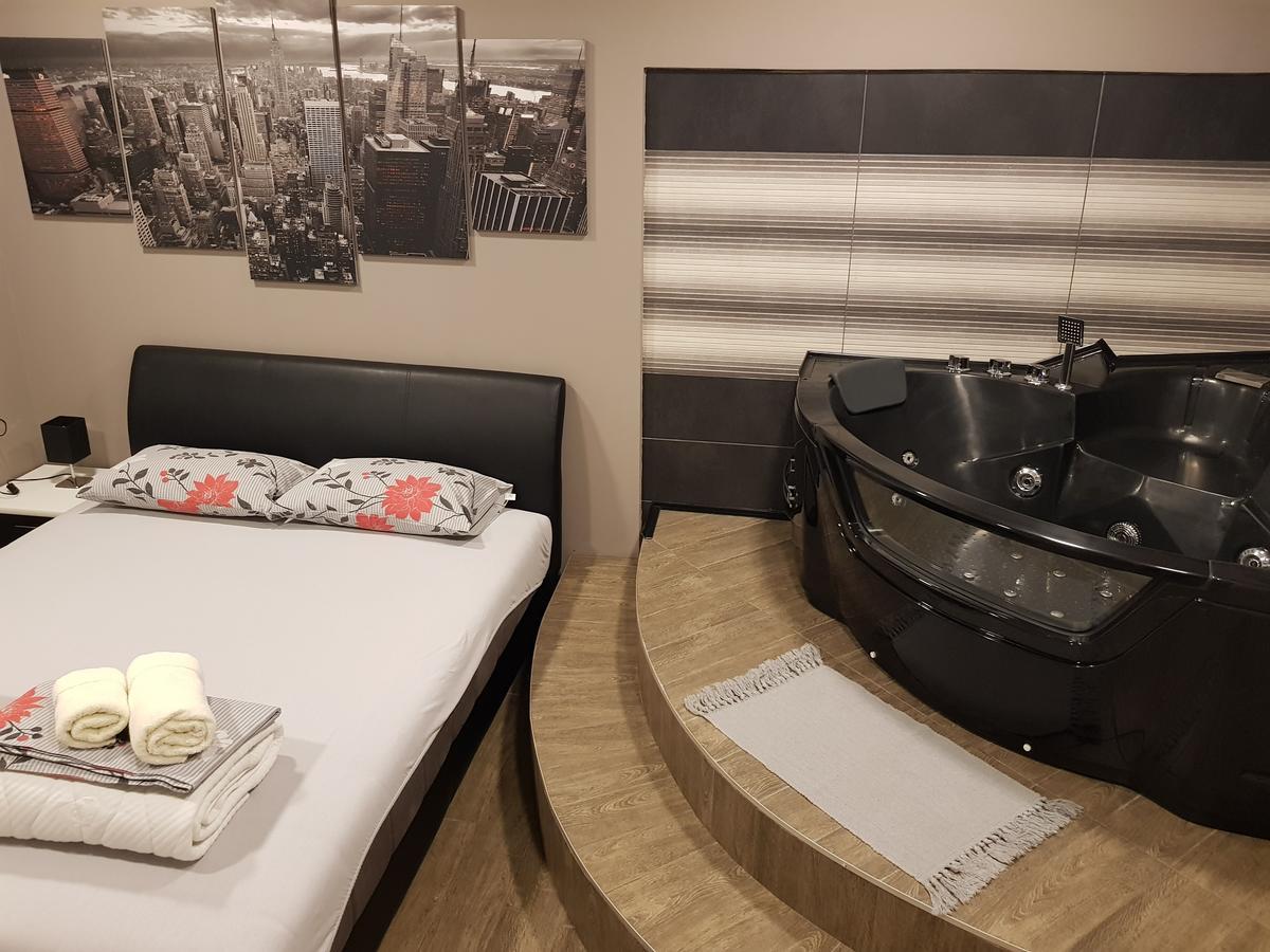 Ceca Apartman Ниш Экстерьер фото