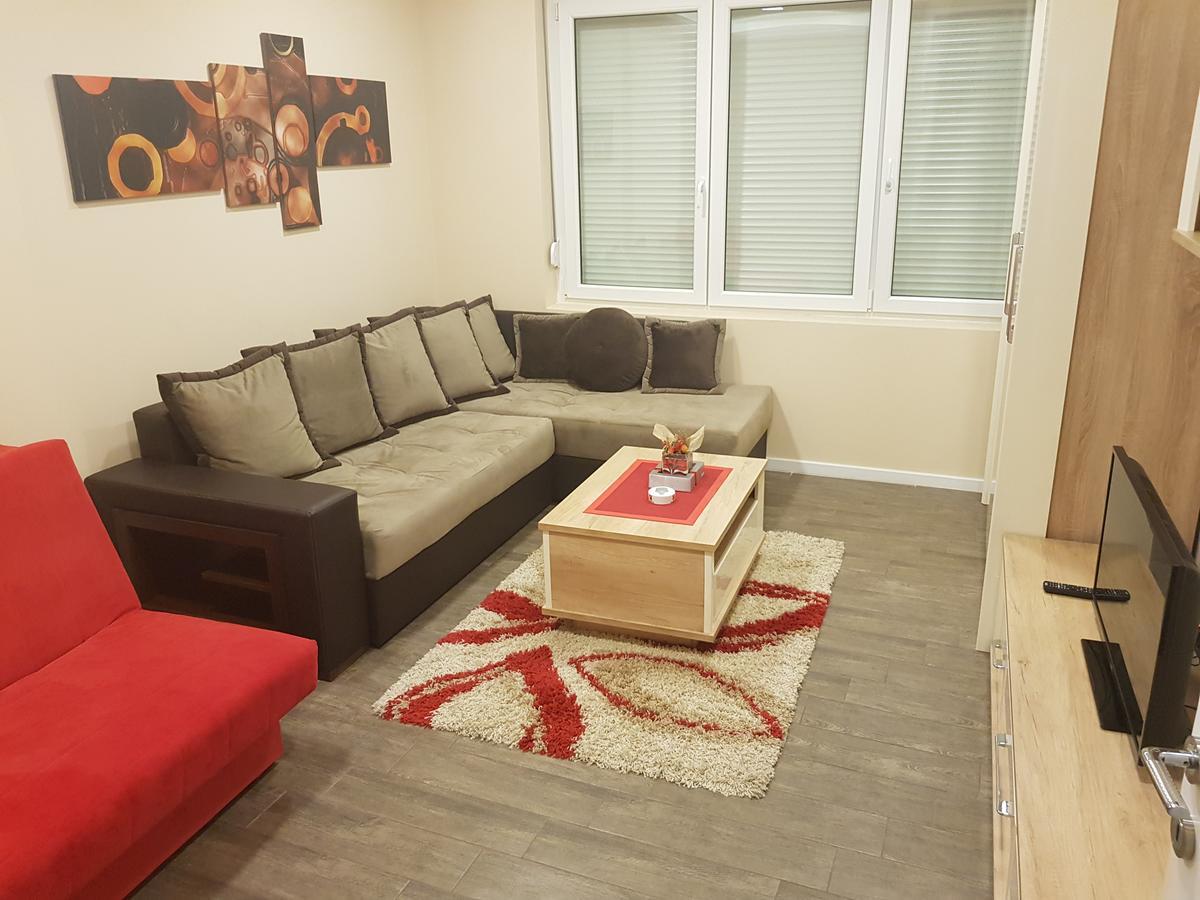 Ceca Apartman Ниш Экстерьер фото