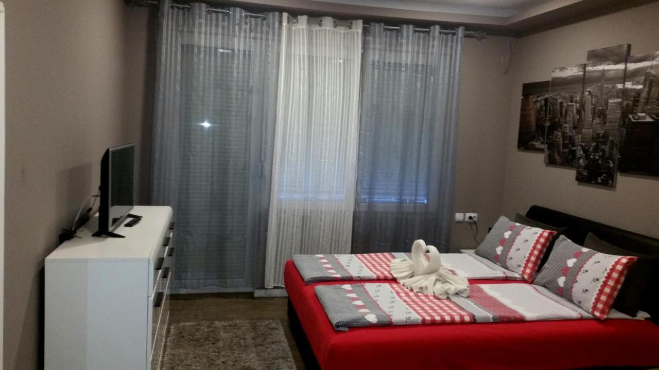 Ceca Apartman Ниш Экстерьер фото